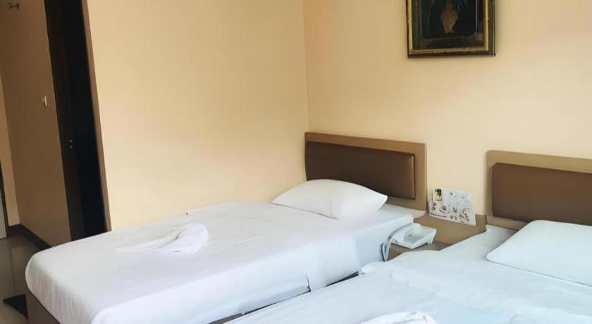 บัดดี้ เพลส Hotel กรุงเทพมหานคร ภายนอก รูปภาพ